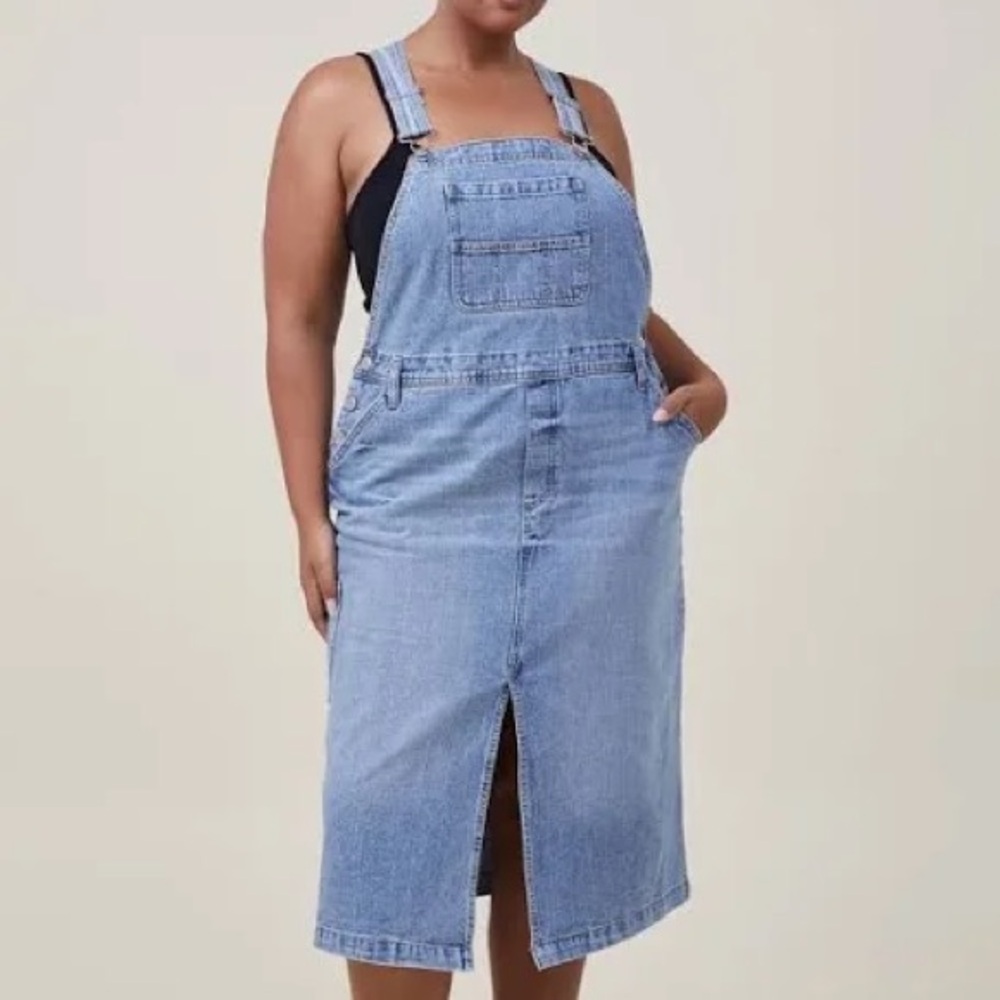 NWOT - Cotton On Women’s denim overall skirt / dress - Size 14